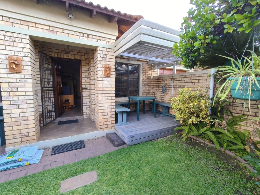 2 Bedroom Property for Sale in Potchefstroom North West